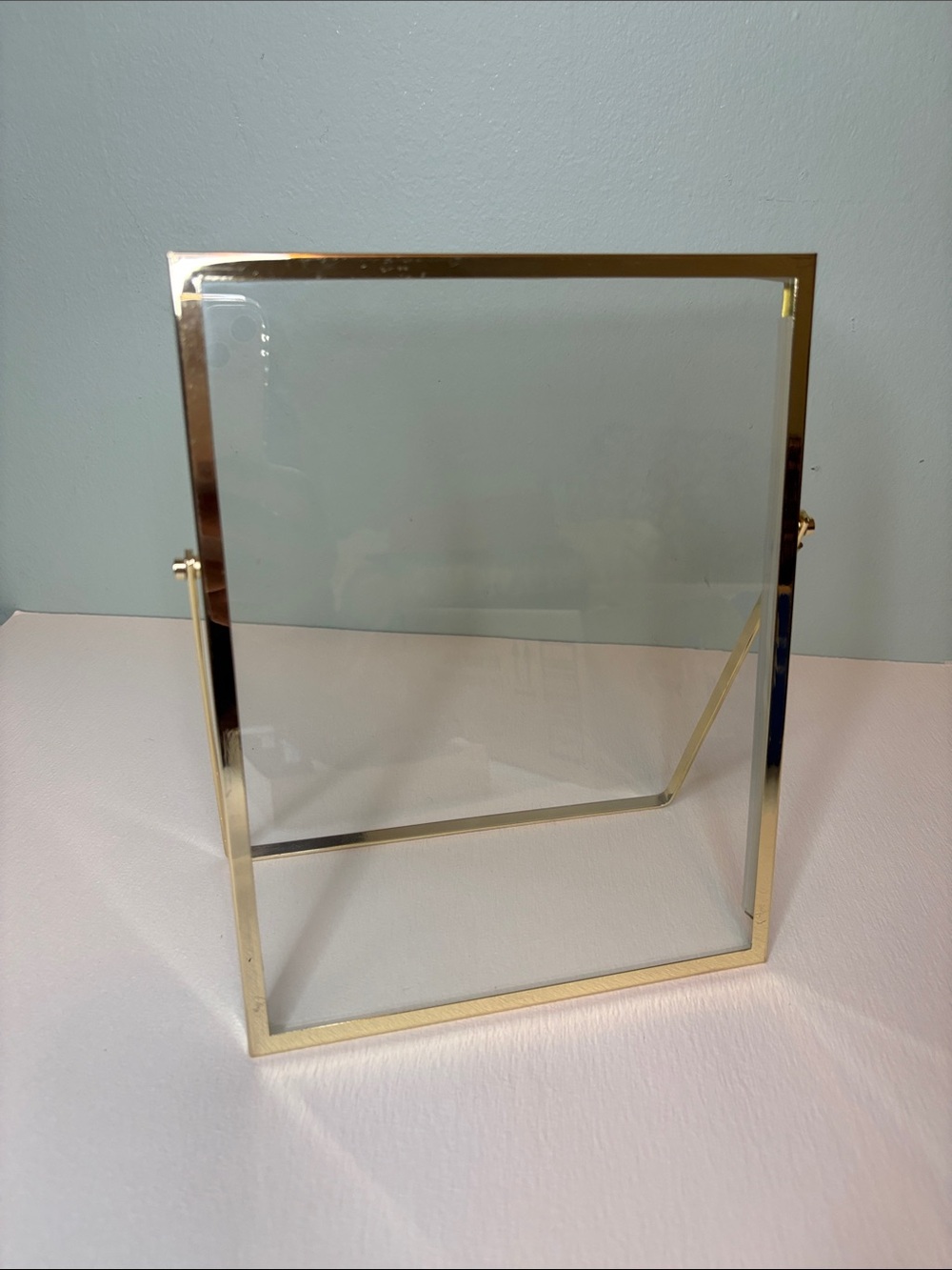 Gold Metal Floating Picture Table Top Picture Frame